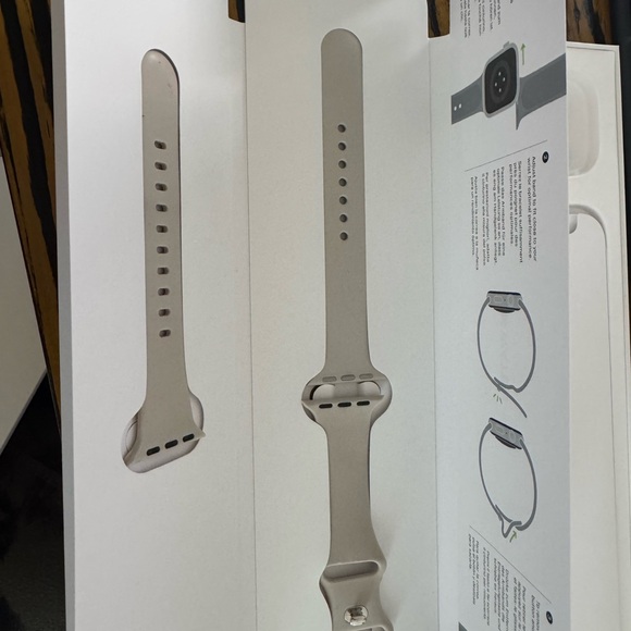 Apple Watch SE Smartwatch - battery lasts only one day - Picture 6 of 8
